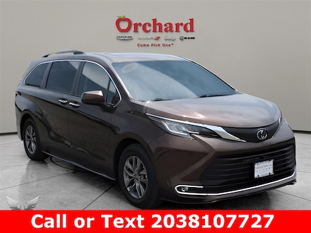 2022 Toyota Sienna XLE Minivan/Van