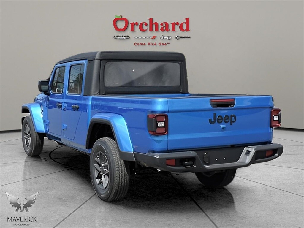 2025 Jeep Gladiator Sport S photo 2
