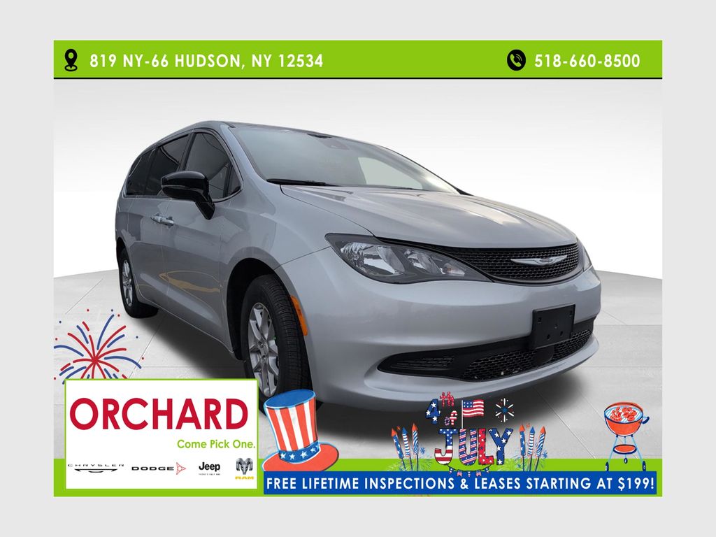 2026 Chrysler Voyager LX's photo