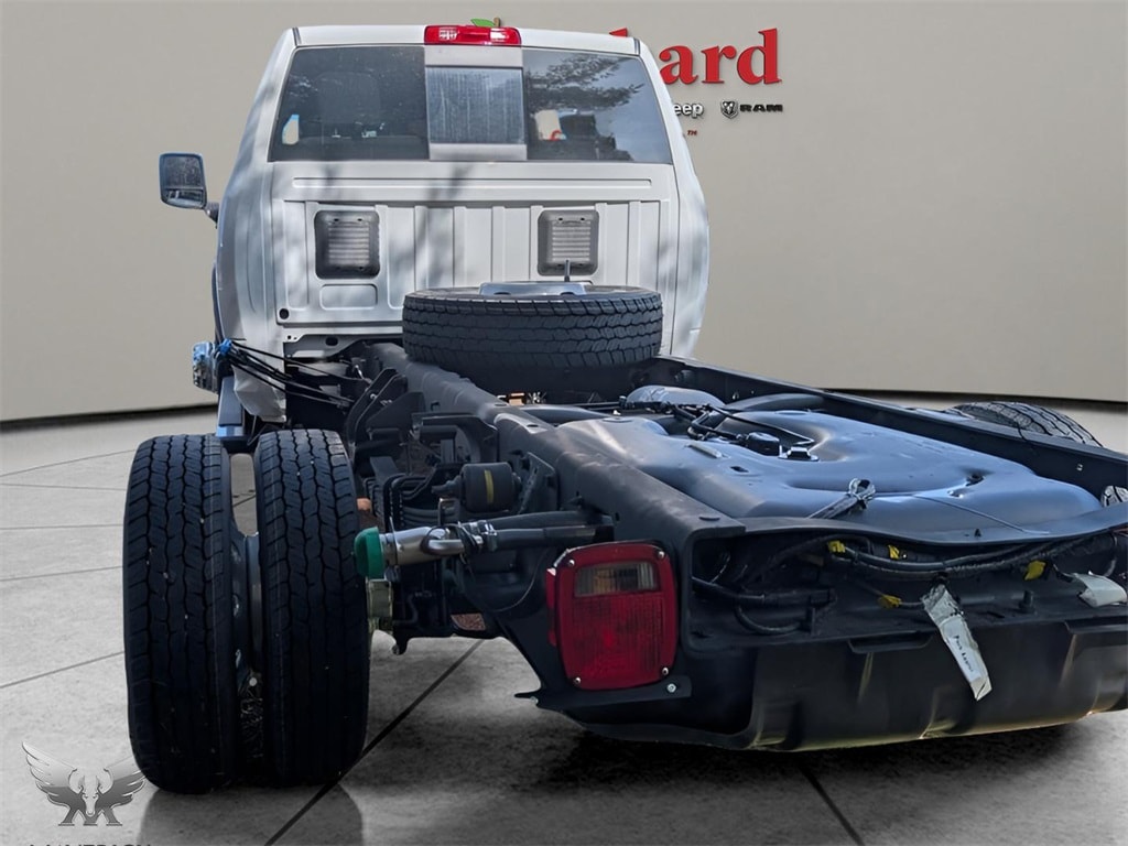 2024 Bright White Ram 5500 Chassis Cab 5500 TRADESMAN CHASSIS CREW CAB 4X4 60' CA 4X4 Truck