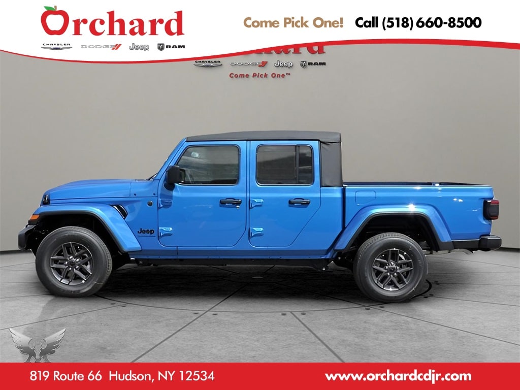 New 2025 Jeep Gladiator SPORT S 4X4 Pickup