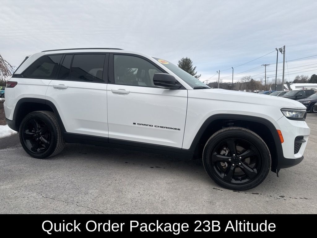 Used 2023 Jeep Grand Cherokee Altitude X SUV