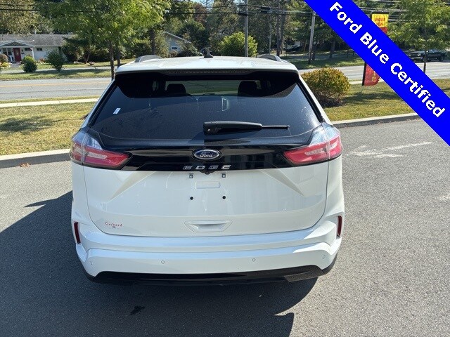 2022 Ford Edge ST photo 3