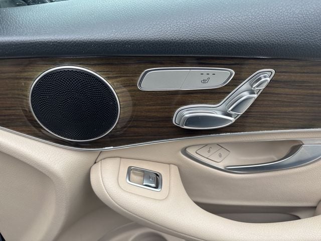 2021 Mercedes-Benz GLC GLC300 - Photo 29