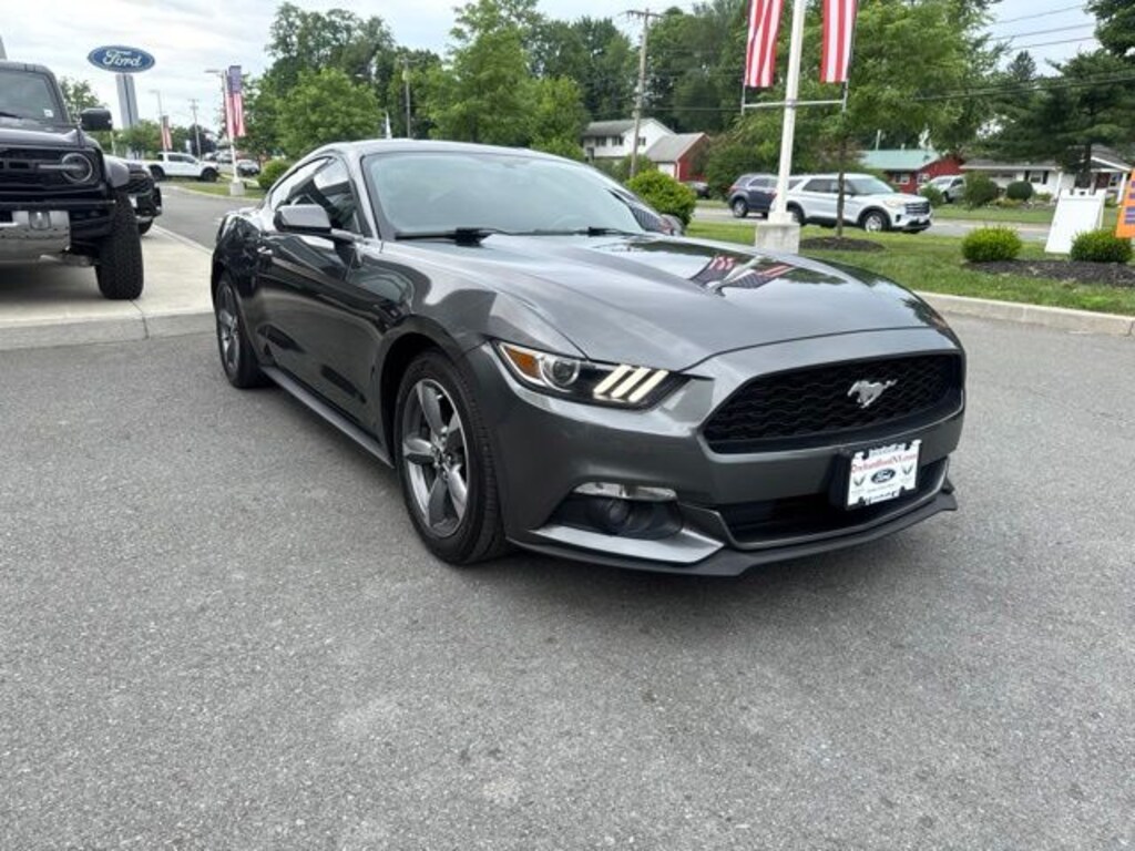 Used 2016 Ford Mustang V6 Coupe