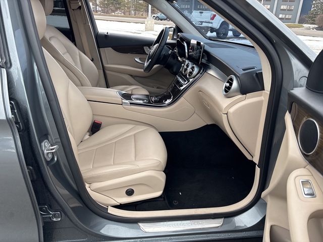 2021 Mercedes-Benz GLC GLC300 - Photo 30