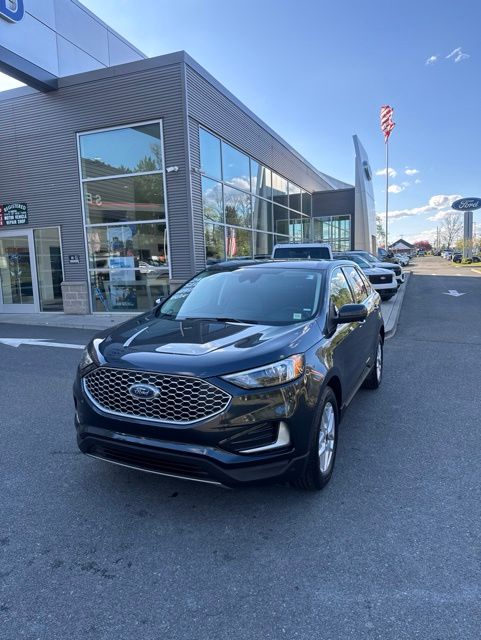2024 Ford Edge SEL AWD's photo