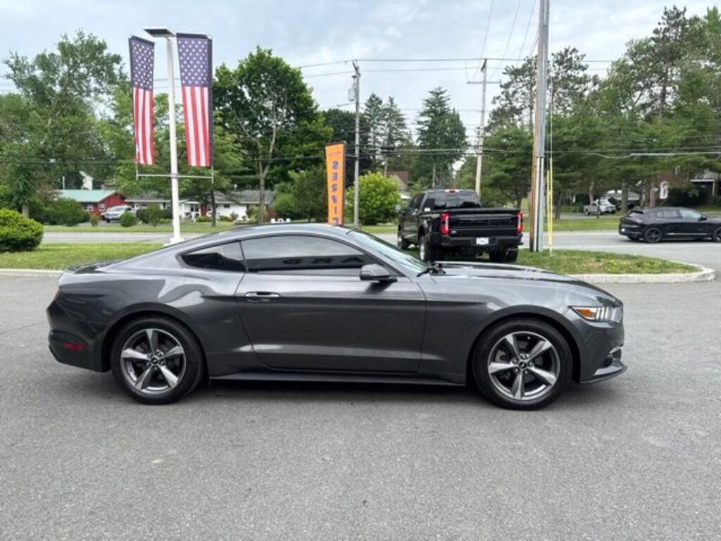 Used 2016 Ford Mustang V6 Coupe