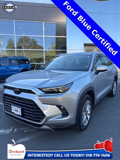 2024 Toyota Grand Highlander Platinum's photo