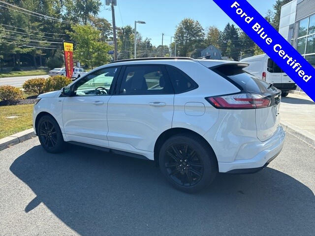 2022 Ford Edge ST photo 2