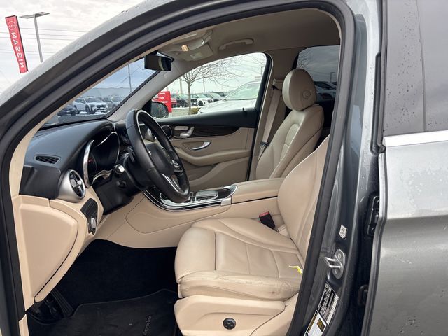 2021 Mercedes-Benz GLC GLC300 - Photo 12