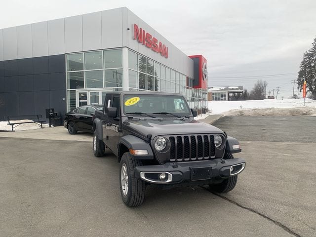 2023 Jeep Gladiator Truck 