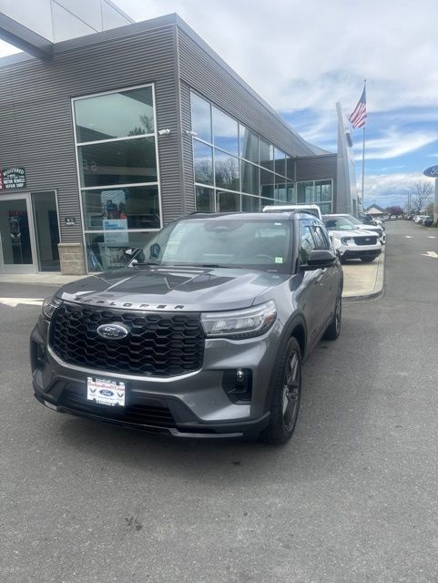 2025 Ford Explorer ST-LINE 4WD (PL535)'s photo