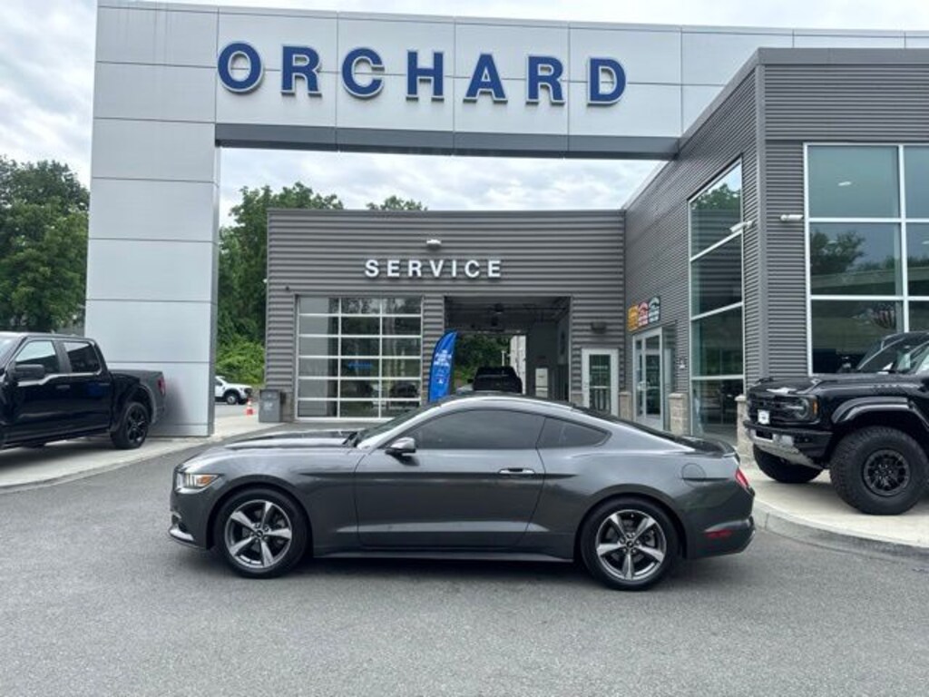 Used 2016 Ford Mustang V6 Coupe