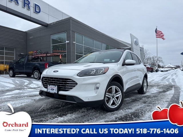 2021 Ford Escape Titanium's photo