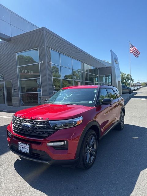 2023 Ford Explorer XLT 4WD's photo