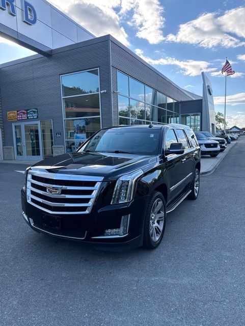 2018 Cadillac Escalade AWD Luxury's photo