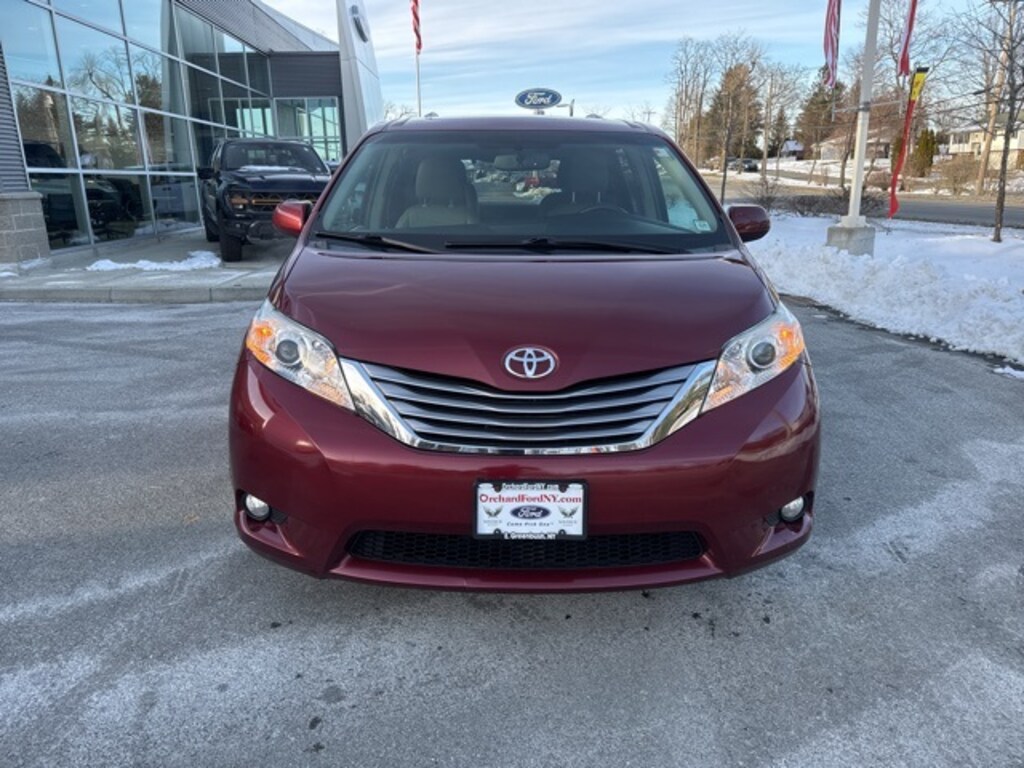 Used 2015 Toyota Sienna Minivan/Van