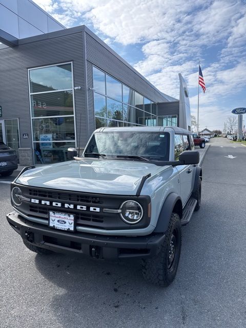 2022 Ford Bronco Black Diamond Mid (322A) 4x4's photo