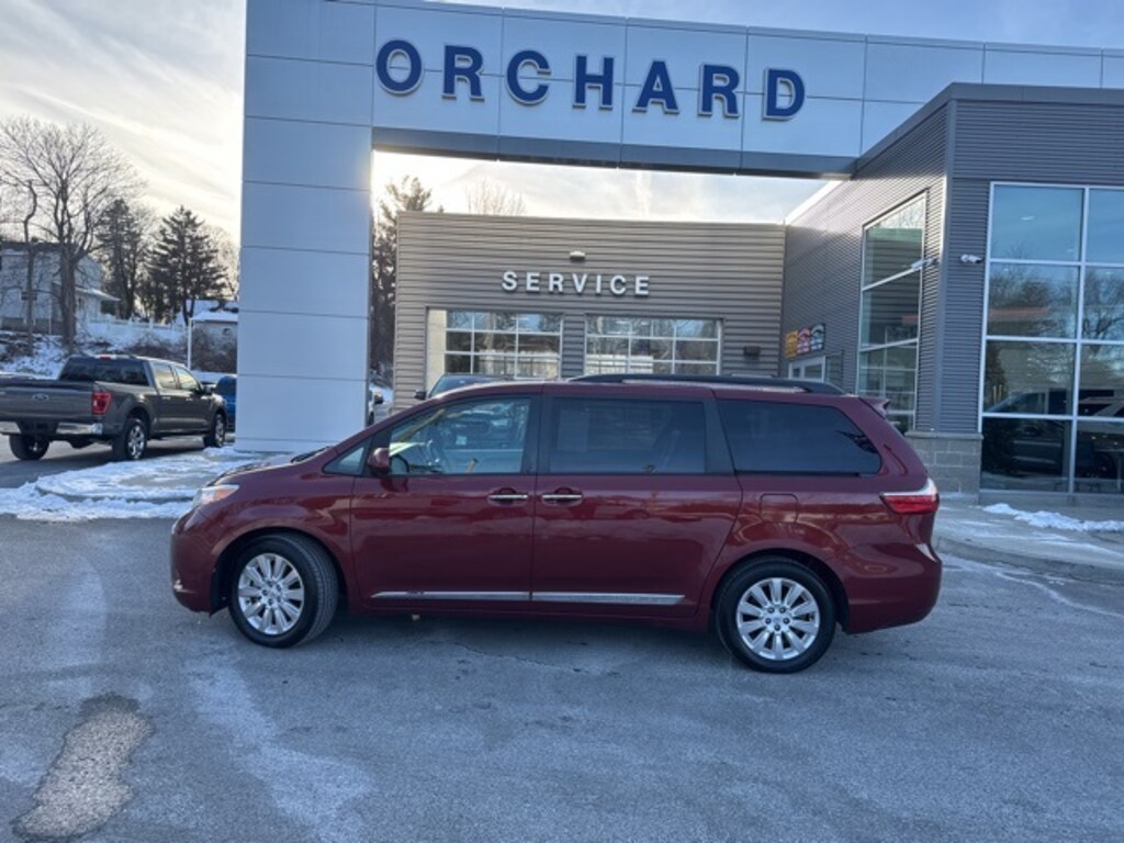 Used 2015 Toyota Sienna Minivan/Van