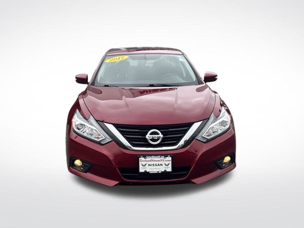 Used 2017 Nissan Altima SV with VIN 1N4AL3AP6HC231722 for sale in Latham, NY
