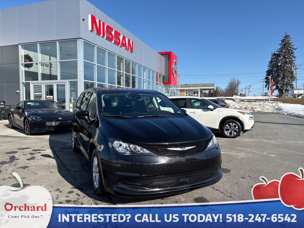 2023 Chrysler Voyager LX