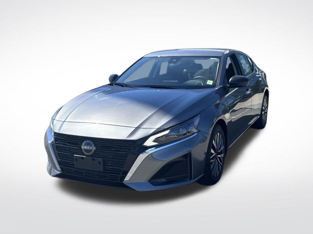 Used 2024 Nissan Altima 2.5 SV Sedan