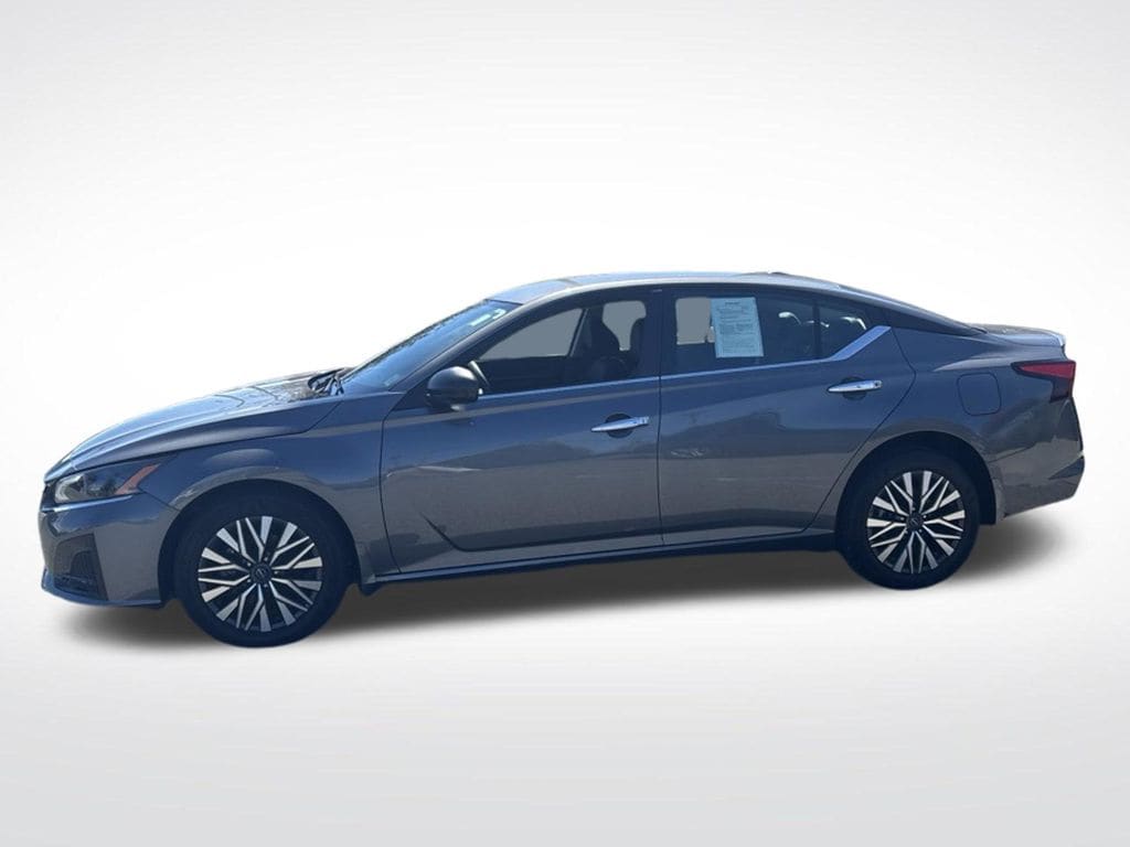 Used 2024 Nissan Altima 2.5 SV Sedan