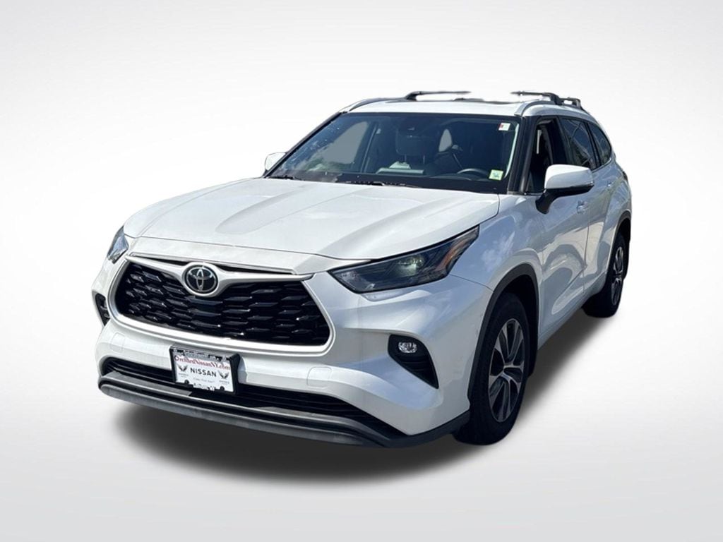 Used 2022 Toyota Highlander XLE SUV