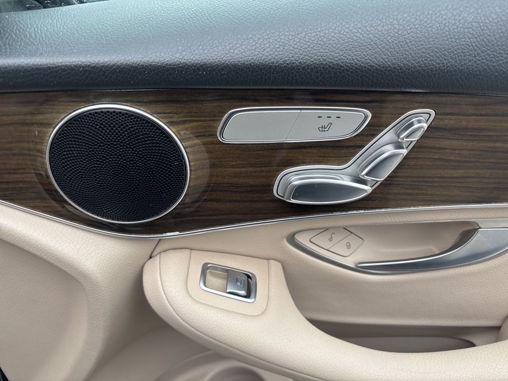 2021 Mercedes-Benz GLC GLC300 - Photo 28