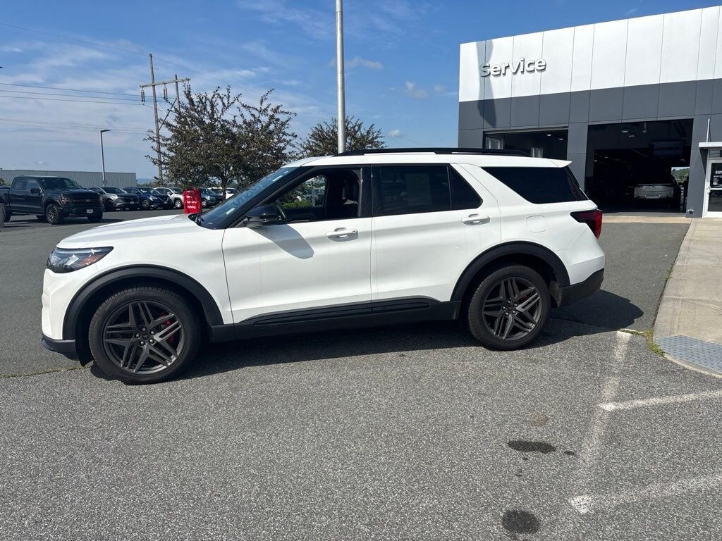 Used 2025 Ford Explorer ST SUV