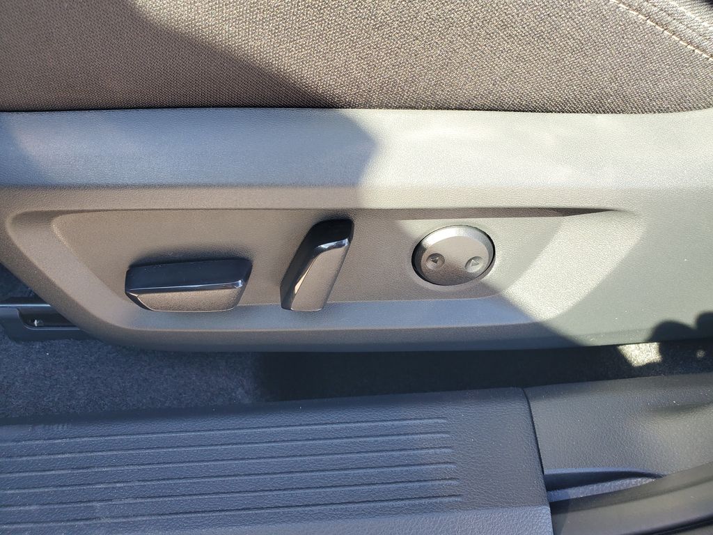 2026 Nissan Rogue SV - Photo 17