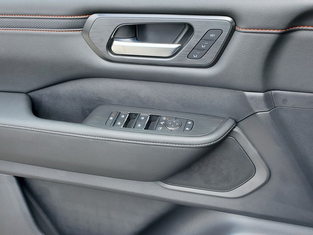 2026 Nissan Armada PRO-4X - Photo 21