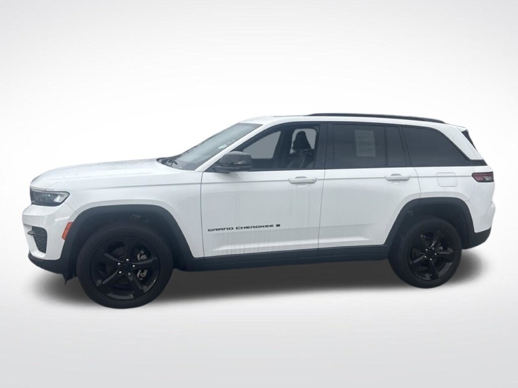Used 2023 Jeep Grand Cherokee Altitude X SUV