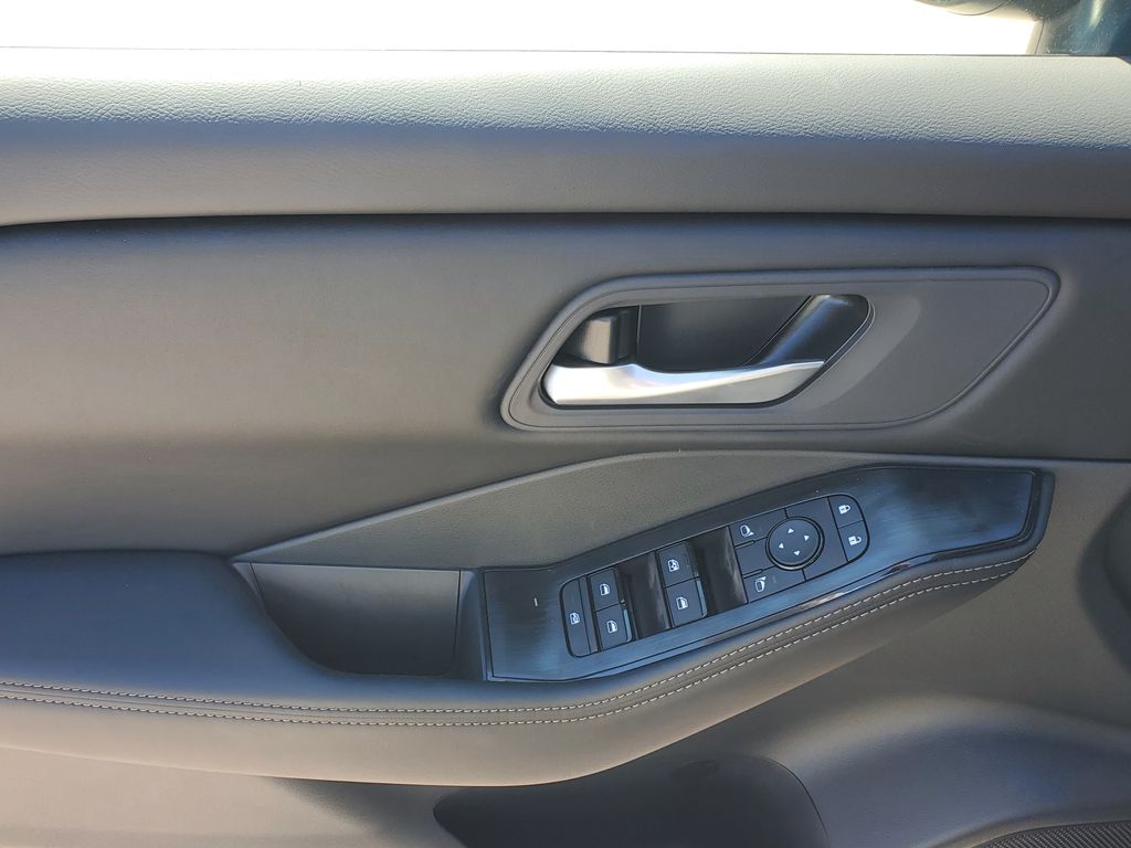 2026 Nissan Rogue SV - Photo 18