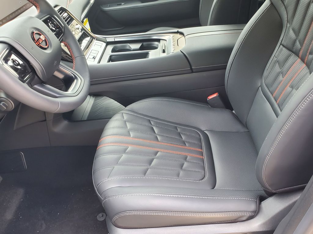 2026 Nissan Armada PRO-4X - Photo 12