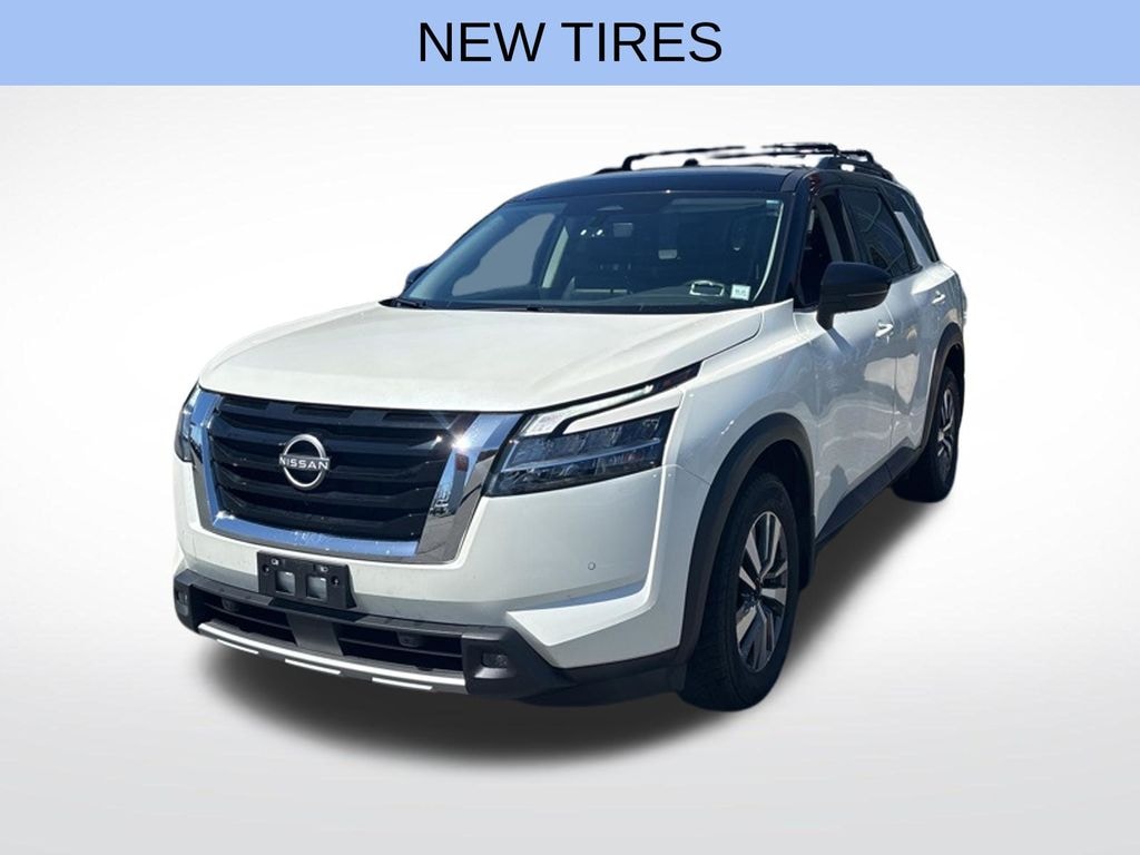 Used 2023 Nissan Pathfinder SL SUV