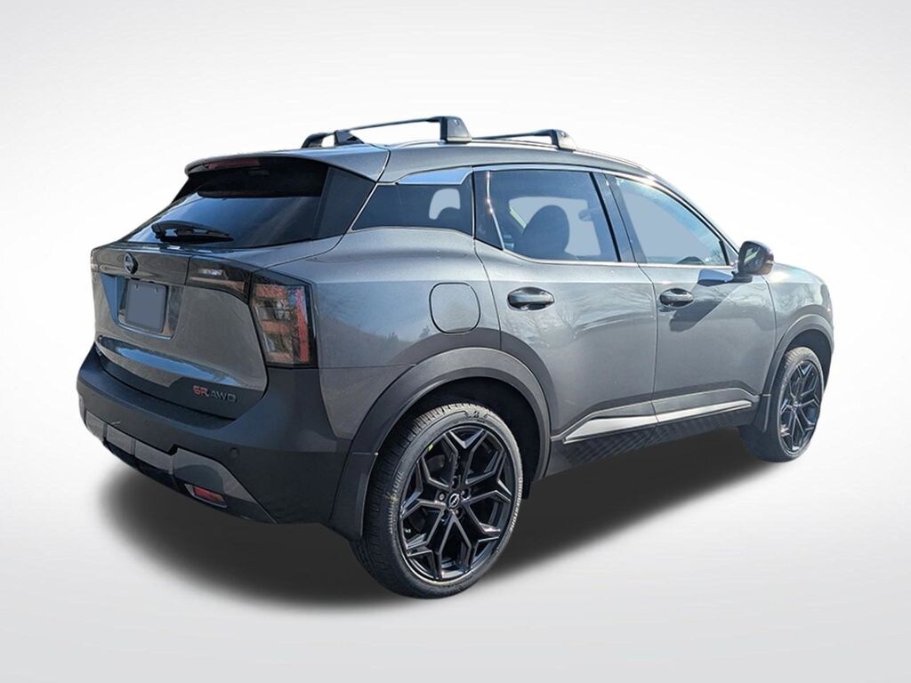 New 2026 Nissan Kicks SR SUV