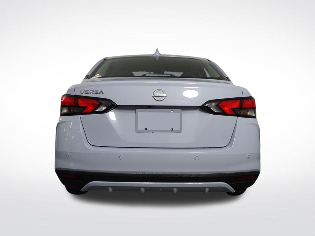New 2025 Nissan Versa 1.6 SV Sedan