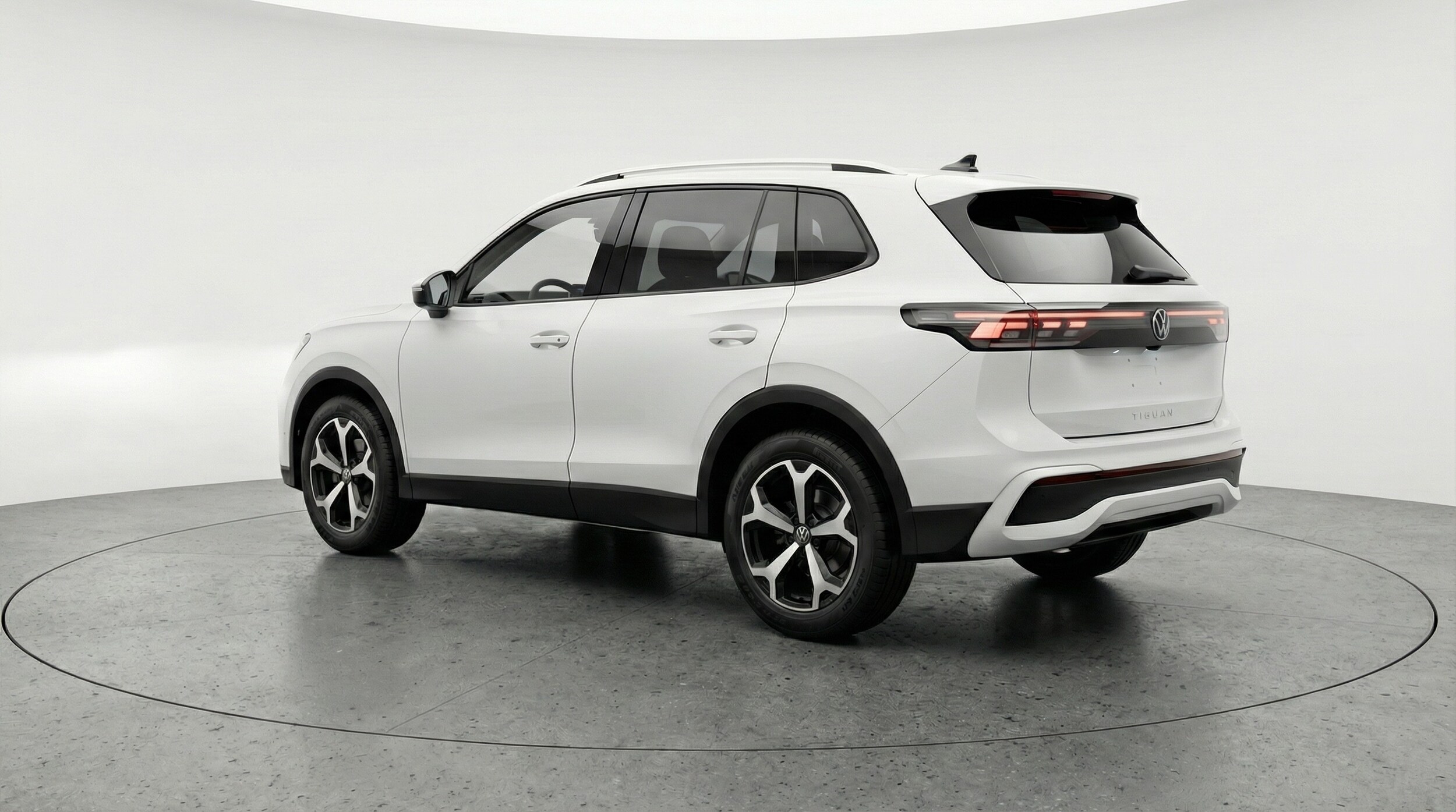 Thumbnail: 2026 Volkswagen Tiguan - 5