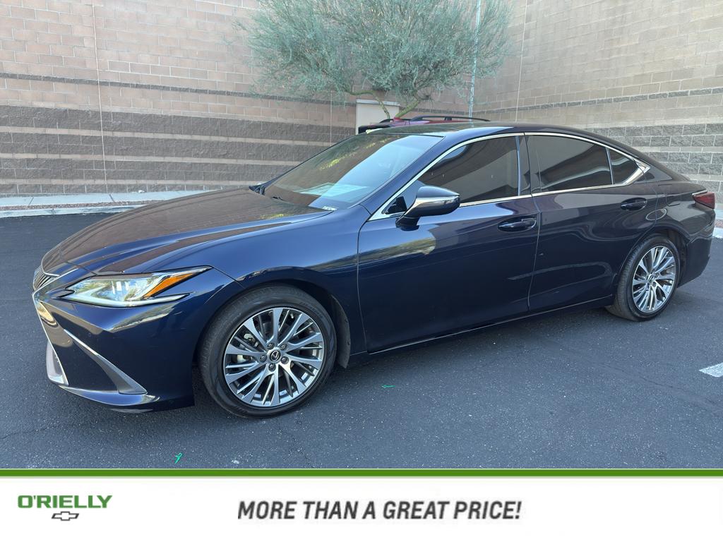 2019 Lexus ES 350's photo