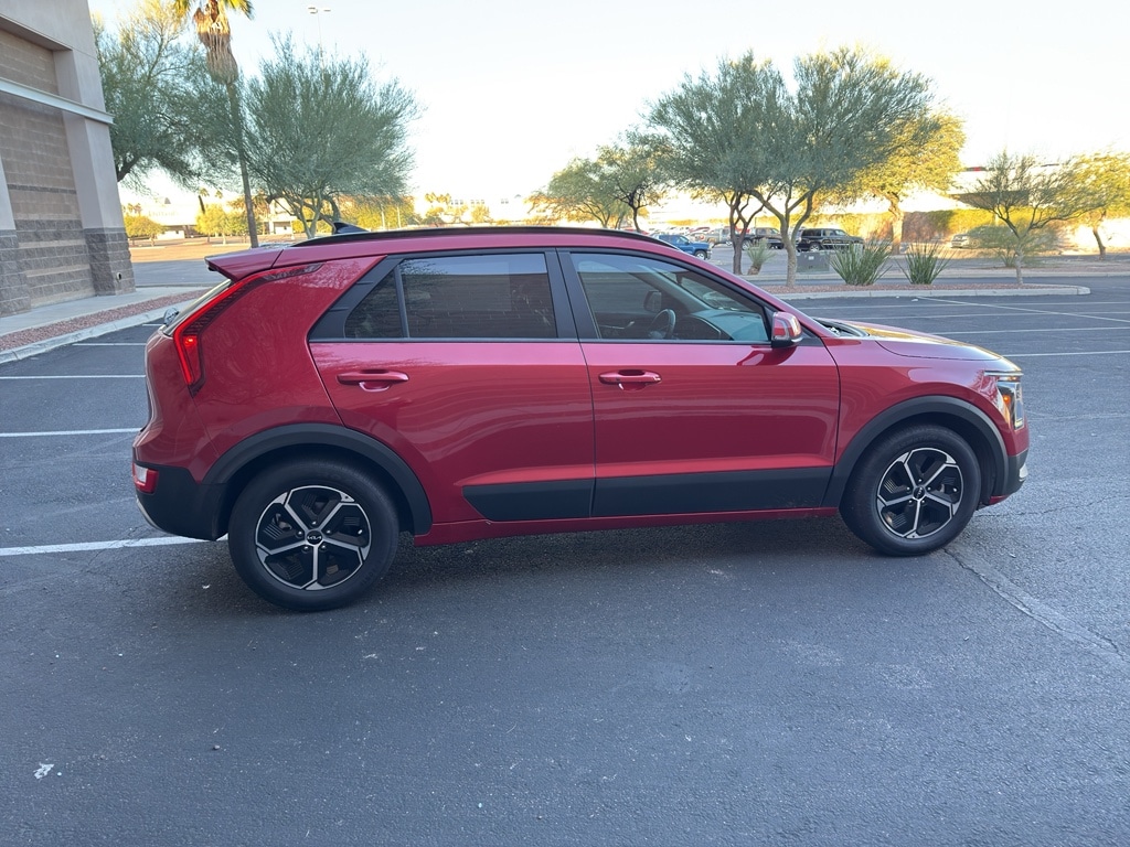 Used 2024 Kia Niro EX