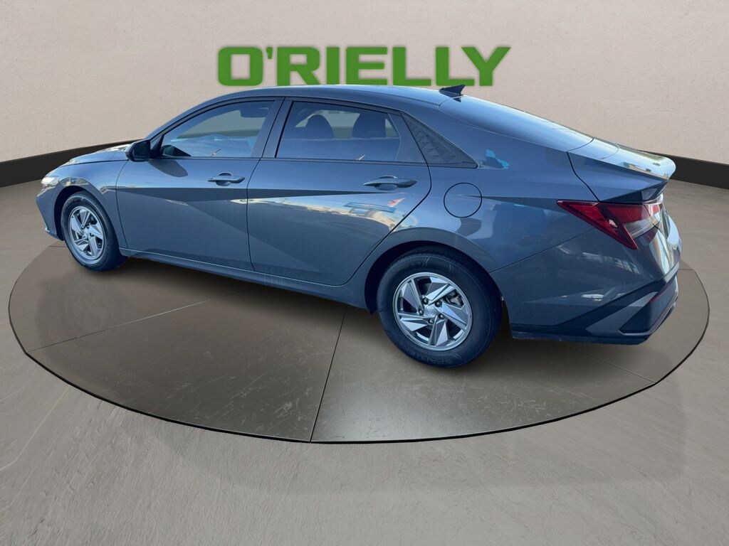 Used 2025 Hyundai Elantra SE Sedan