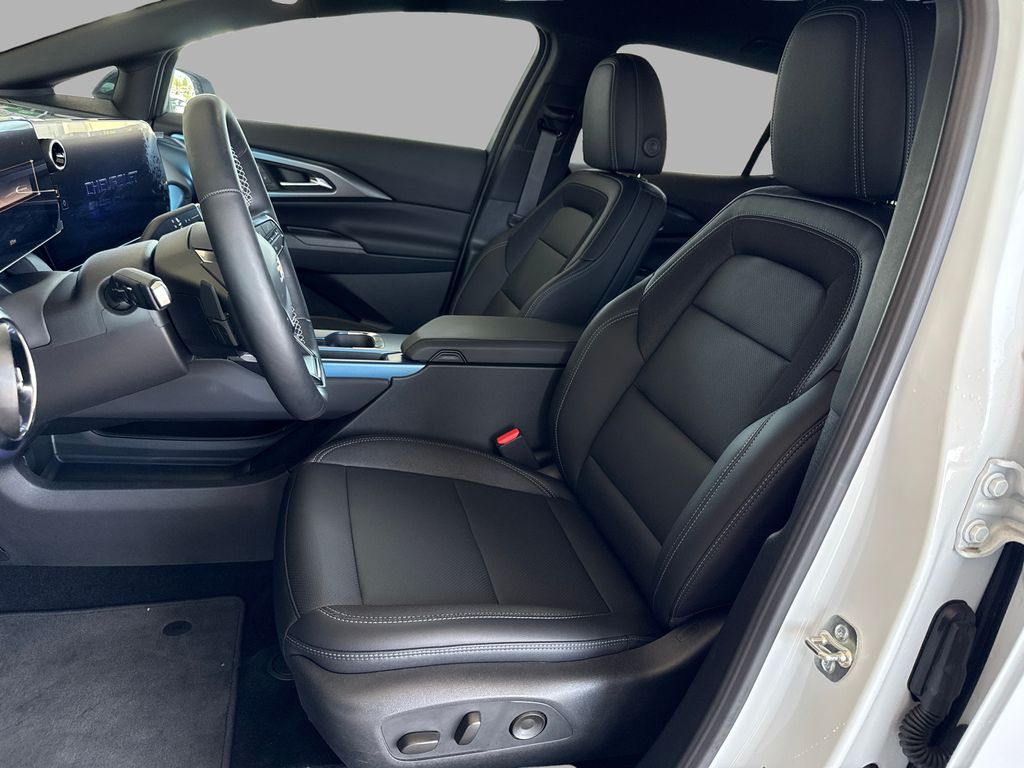 2026 Chevrolet Equinox EV 2LT - Photo 12