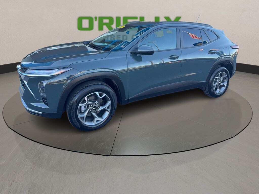 Used 2025 Chevrolet Trax LT SUV