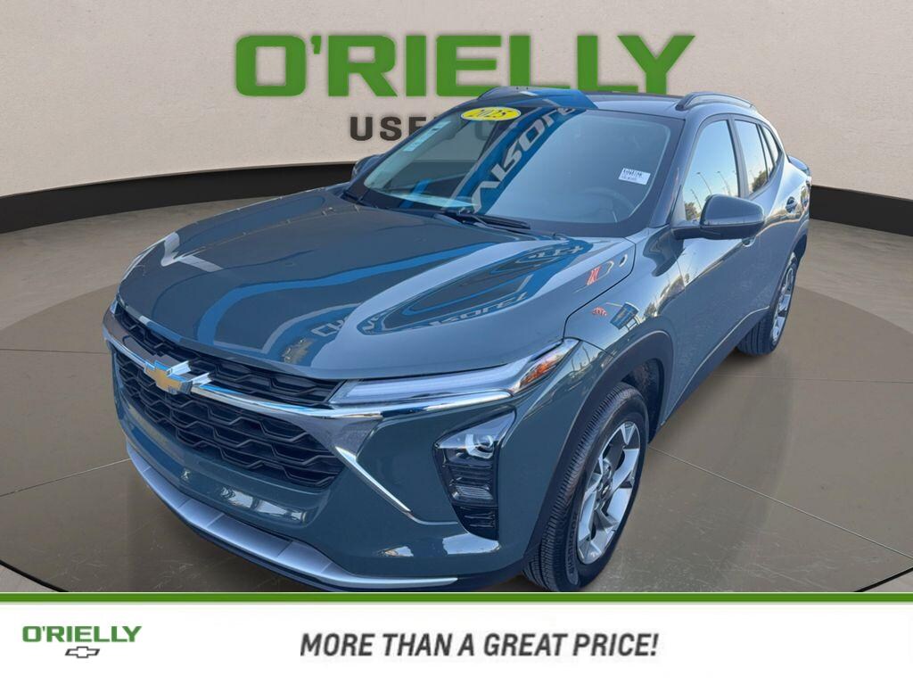 Used 2025 Chevrolet Trax LT SUV