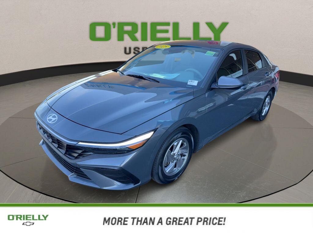 Used 2025 Hyundai Elantra SE Sedan