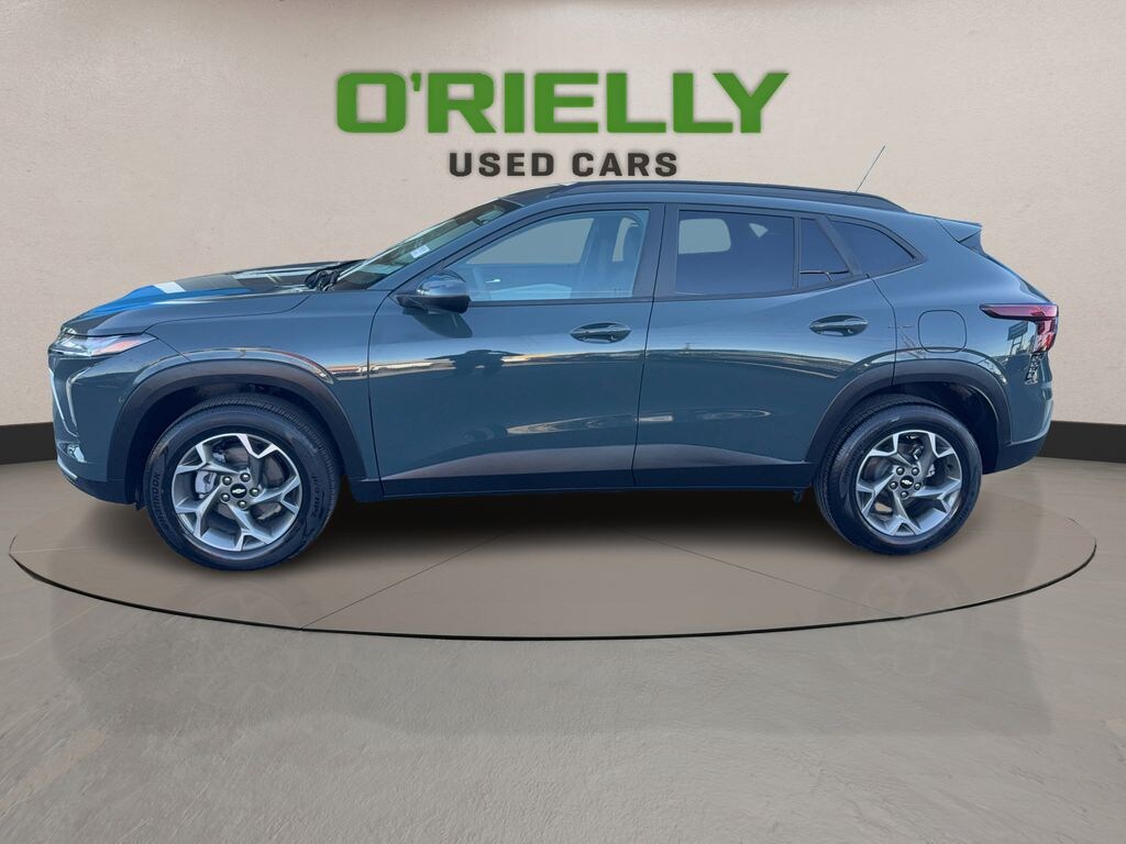 Used 2025 Chevrolet Trax LT SUV