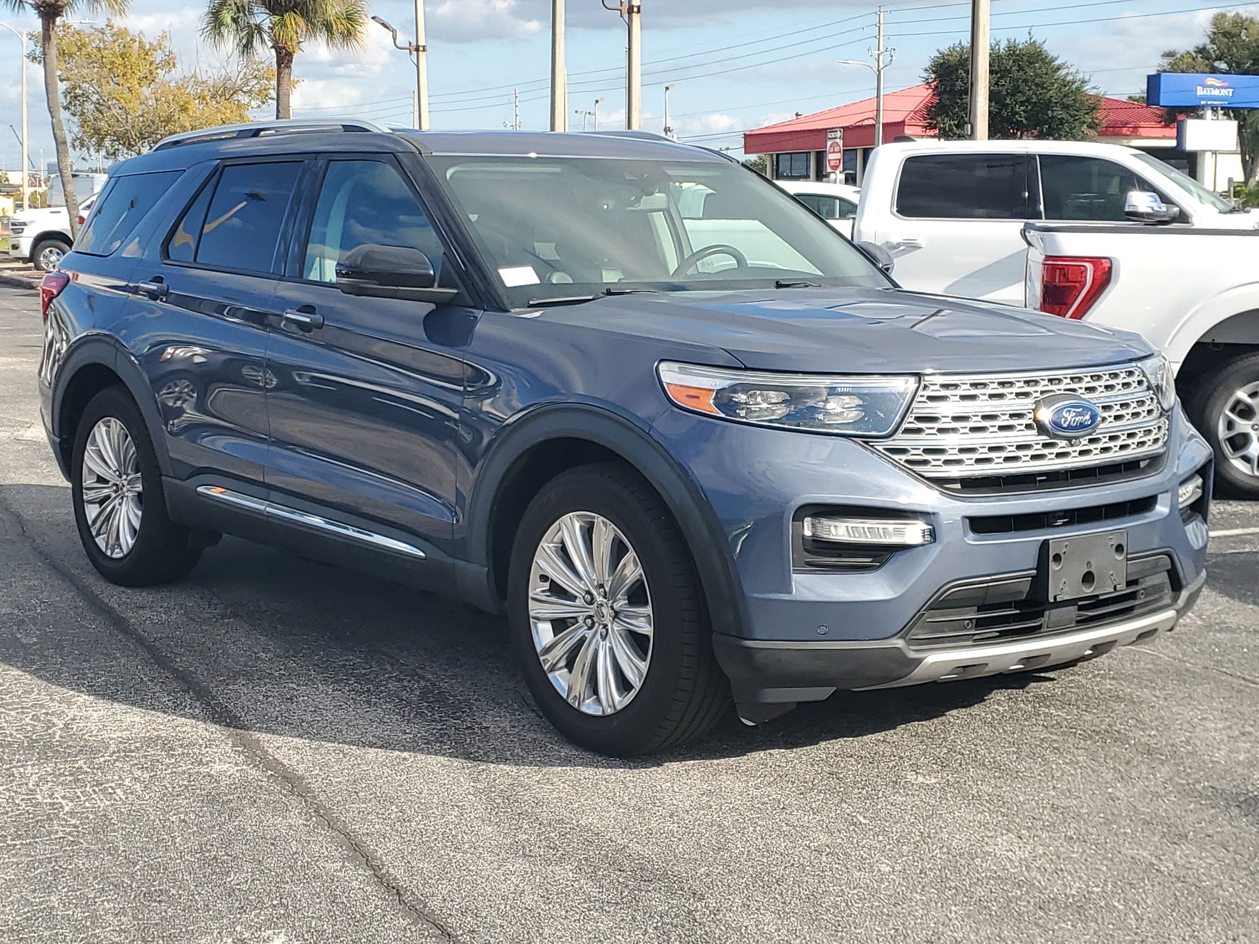 2021 Ford Explorer Limited's photo