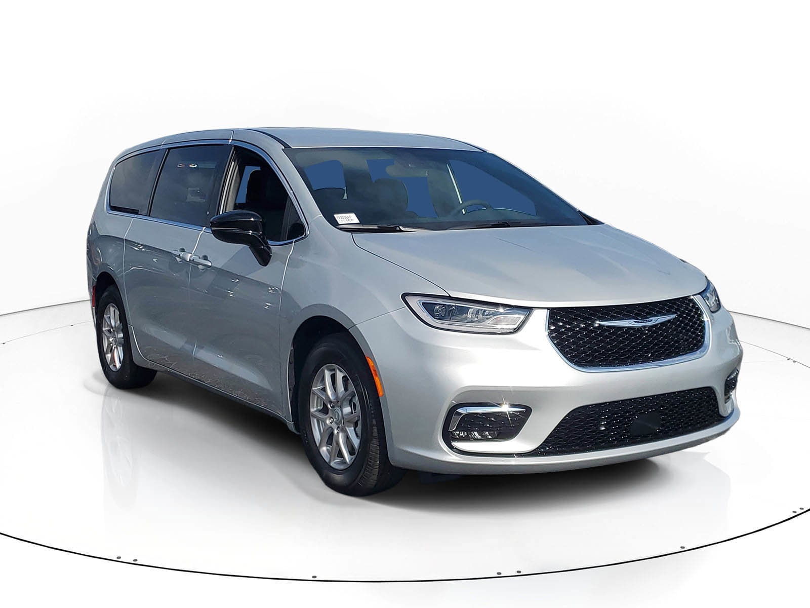 2026 Chrysler Pacifica Select's photo